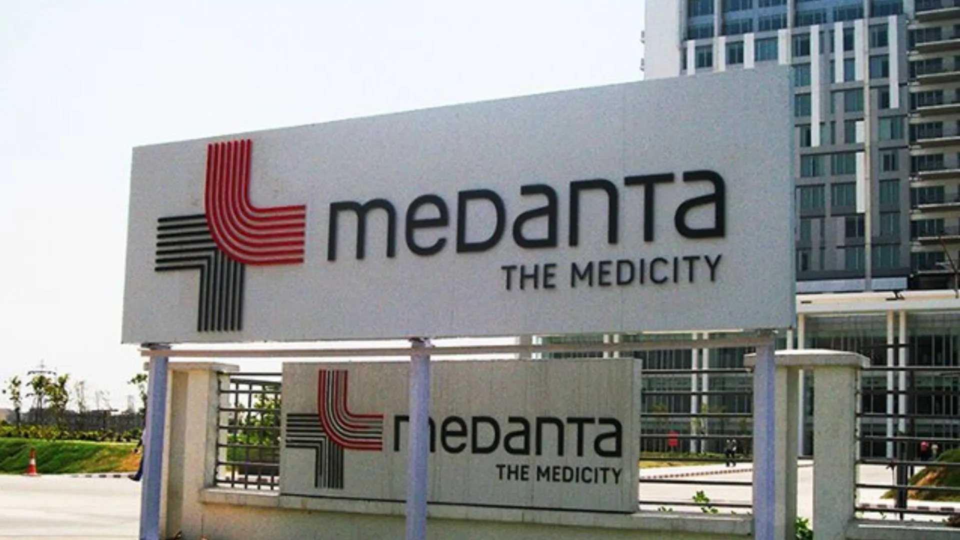 Medanta-Launches-New-750-Bed-Hospital